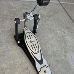 Pearl Single Pedal, Bass Drum Pedal: located Near Poway