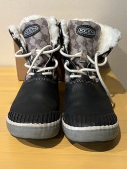 KEEN Kids Elsa waterproof Insulated Boots Size 2 US