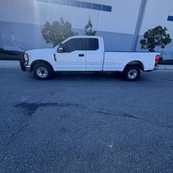  2018Ford F350 Pick Up Truck Super Duty