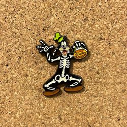 Loungefly Goofy Skeleton Glow-in-the-Dark Disney Pin