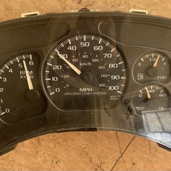 2002-2004 Chevy Avalanche Speedometer Cluster