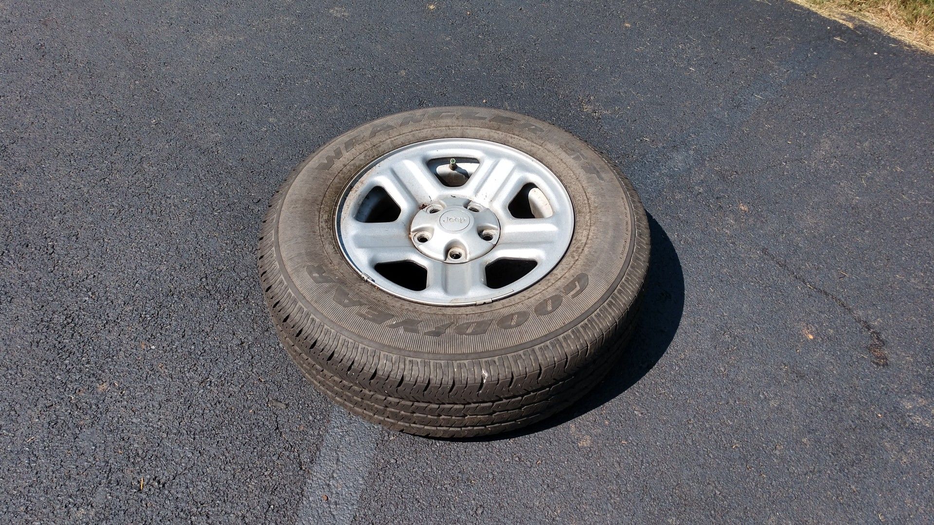 16" Jeep Wheels & Tires