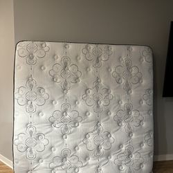 King Size Mattress, Like New