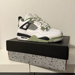 Women’s Air Jordan 4 Retro Seafoam