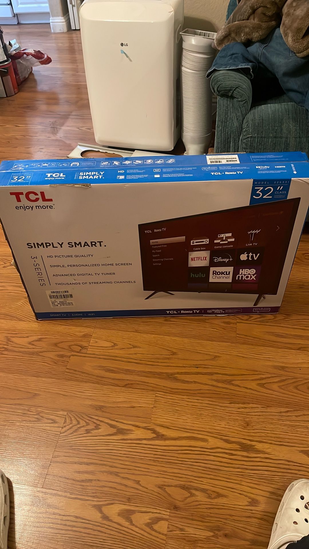 TCL 32” Smart TV