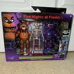 Five Nights at Freddy’s Endo Series Toy Freddy & VR Freddy