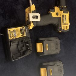Dewalt 20v Max Drill 2 Batteries And Charger