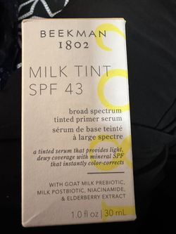 Beekman 1802 Milk Tint Face SPF 43 - Oxybenzone Free - 1 oz - Tinted Mineral Sunscreen, Makeup Primer & Moisturizer - Blends Seamlessly - Good for Sen