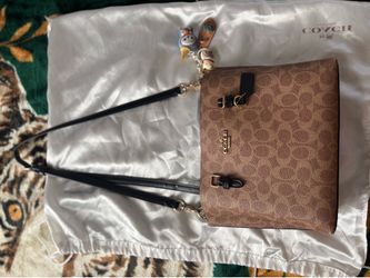 Coach purse crossbody or shoulder bag