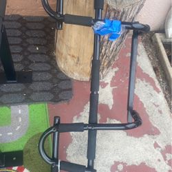 Pull Up Bar Both Peaces For $25