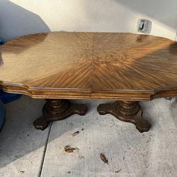 Vintage Solid Wood Formal Dining Table With 8 Chairs & 2 Leafs