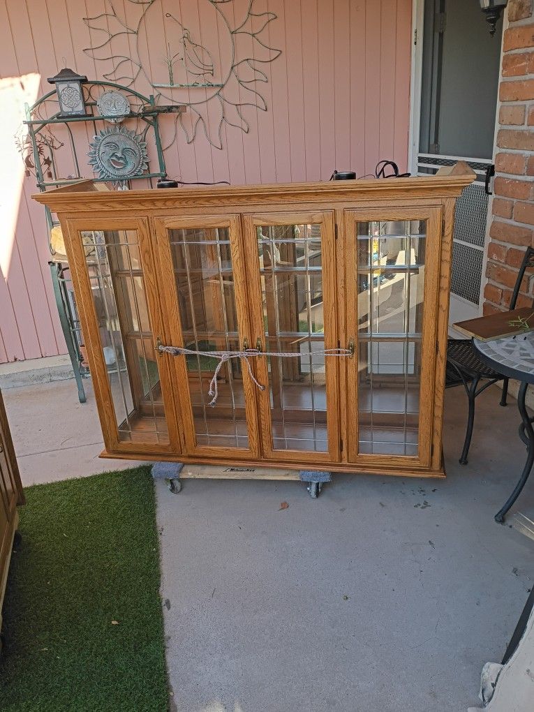 China Cabinet With Lights