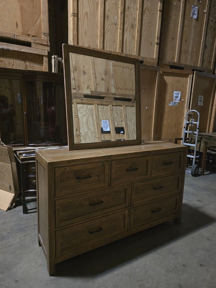 Dresser With Mirror
