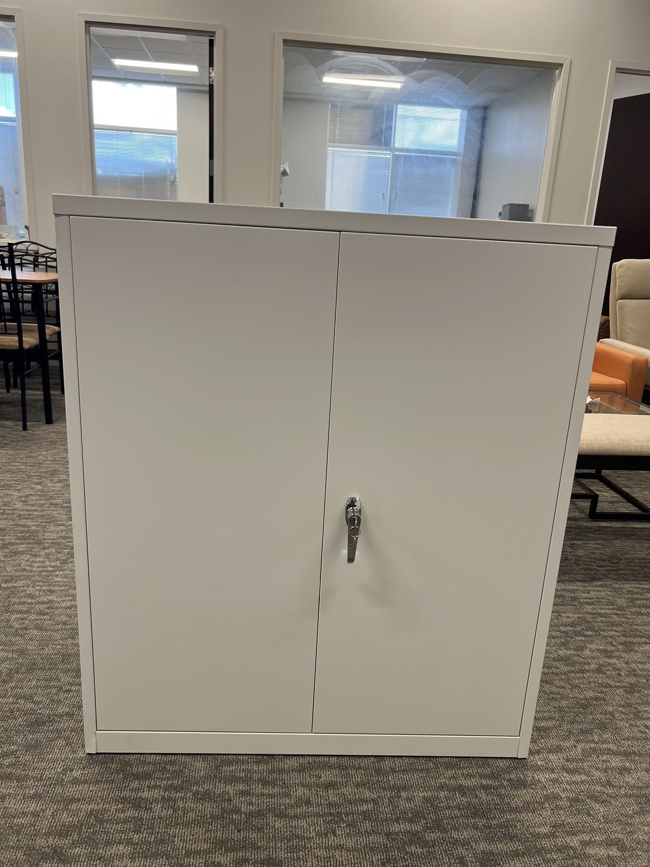 Metal Storage Cabinet with Doors, Locking Steel Storage Cabinet with Lock and Shelves, Heavy Duty Lockable Metal Cabinet for Office, Bathroom, Home, L