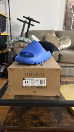 Yeezy Slide Azure