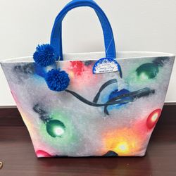 🎄 Snowy Day Holiday Lights Tote Bag – Festive Christmas Gift Bag 🎁