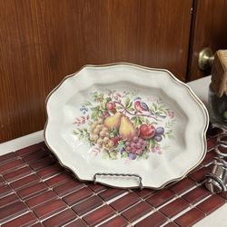 Vintage Avon Plate Decorated with 22K Gold trim and nature fruits