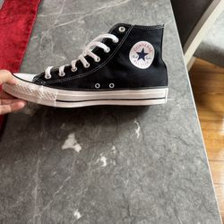 High-top sneakers style Converse – black & white
