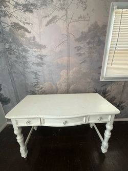 Computer table