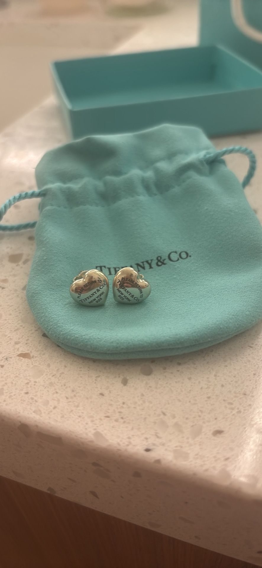 TIFFANY & CO FULL HEART EARRINGS NEVER WORN