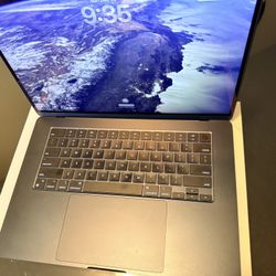 15” MacBook Air M3 – 16GB / 512GB – Like New, Perfect Christmas Gift