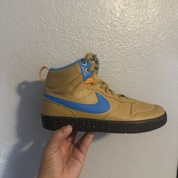 Nike Shoes Size 5.5
