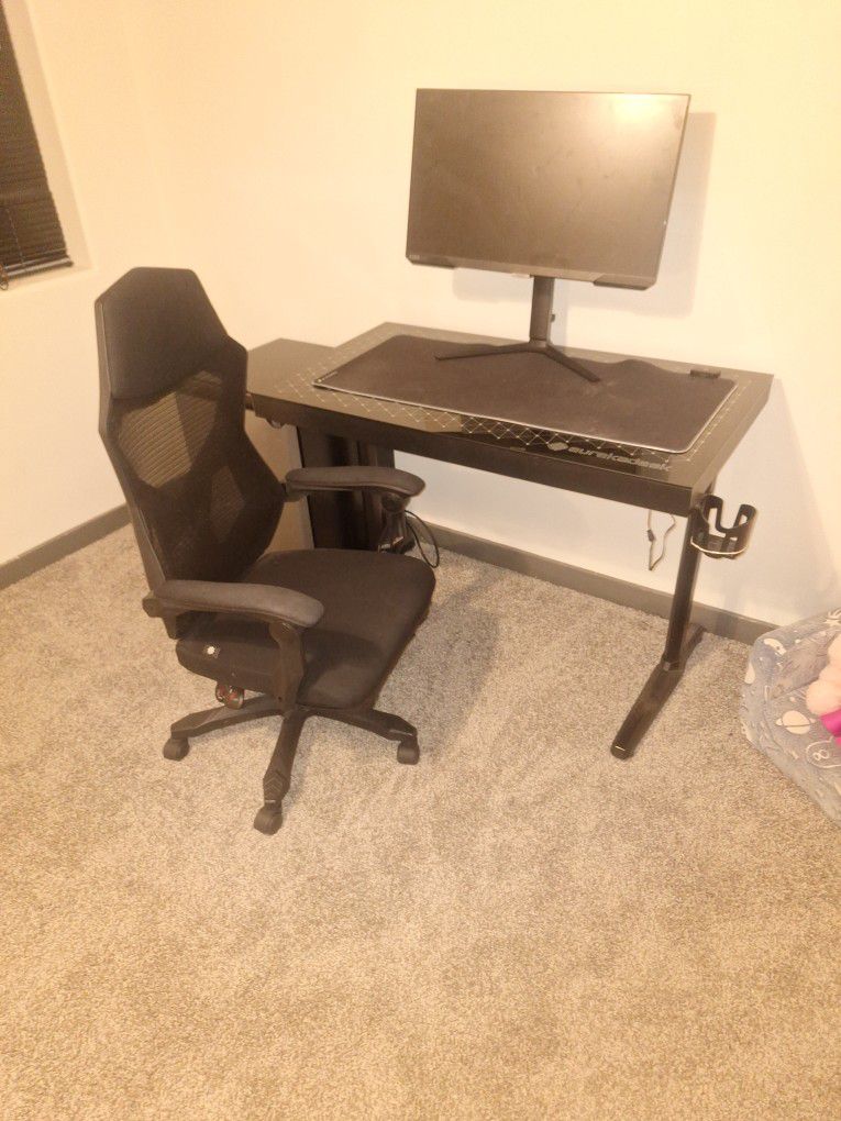 Gaming Chair, Gaming Table