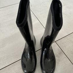Black Snow Boots 7.5 Size 