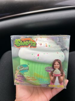 Squeezee Sweetz Cupcake