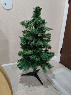 Faux Christmas Tree 2.5 Feet