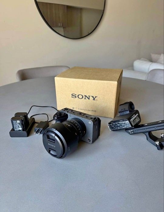 Sony fx 30 Cinema with Lens