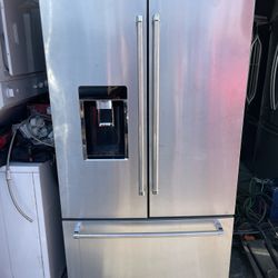 Refrigerators Washers & Dryers 