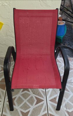 Sturdy red mesh patio chair for kids. Black metal frame, breathable fabric. Perfect for porch or backyard.
10H" 11"W, 12"D