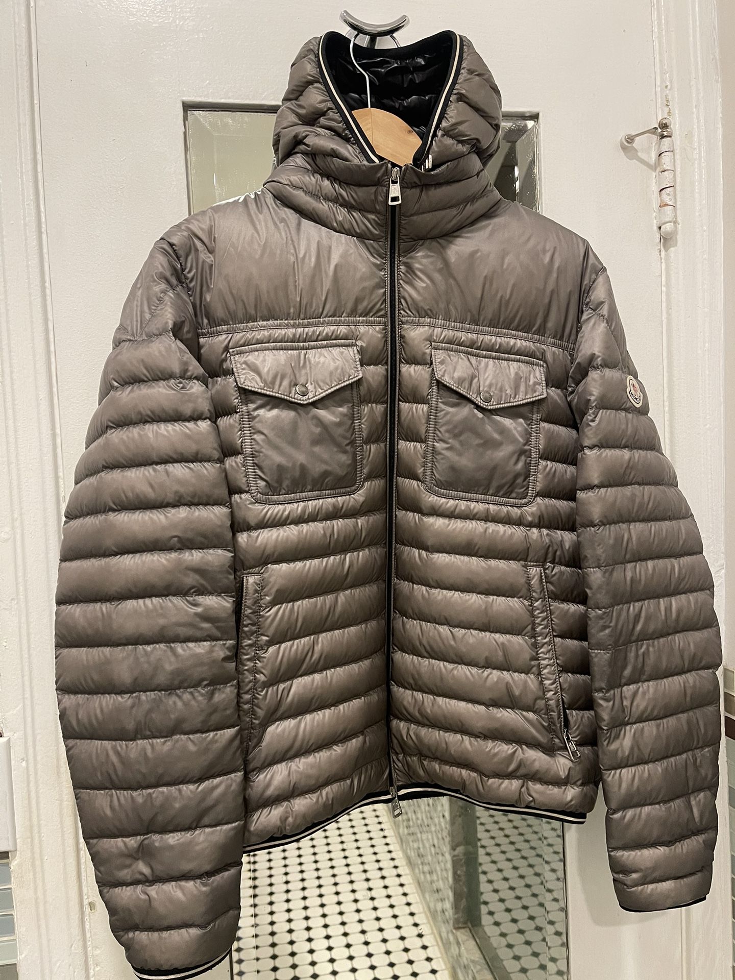Moncler Clovis Giubbotto down jacket with hoodie