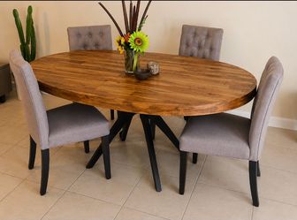 Beautiful Dining Room Set – Solid Wood Table + 4 Chairs