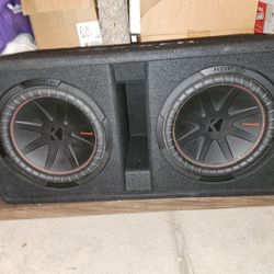 2x 12" Kicker Comp R in Original Housing