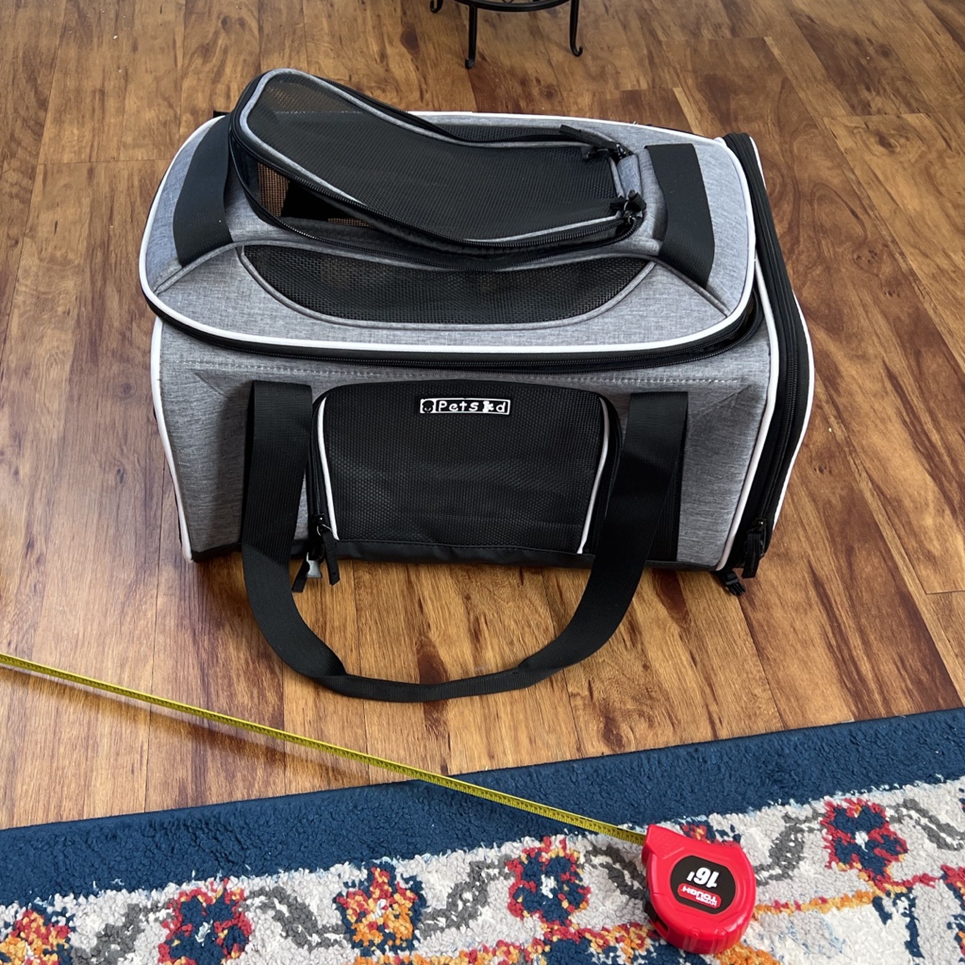 Petskd Small Pet Carrier. 18x12x12 … Airline Approved…used once!