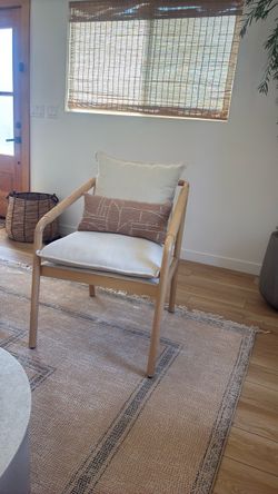 !!Cheap side !!accent chair! 50$!