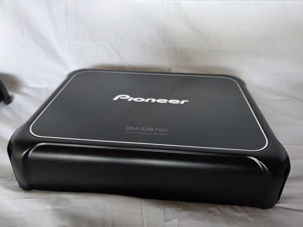 1,200 Watts Rms Pioneer GM-D9701 Amplifier