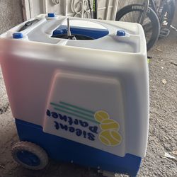 Silent partner tennis ball machine