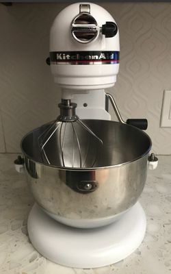 WHITE KitchenAid 6 Quart STAND MIXER