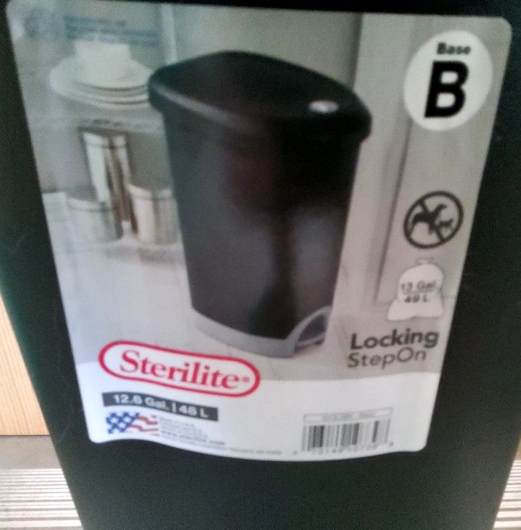 Locking Trash Can