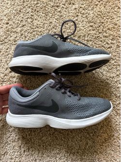 Nike shoes size 6Y