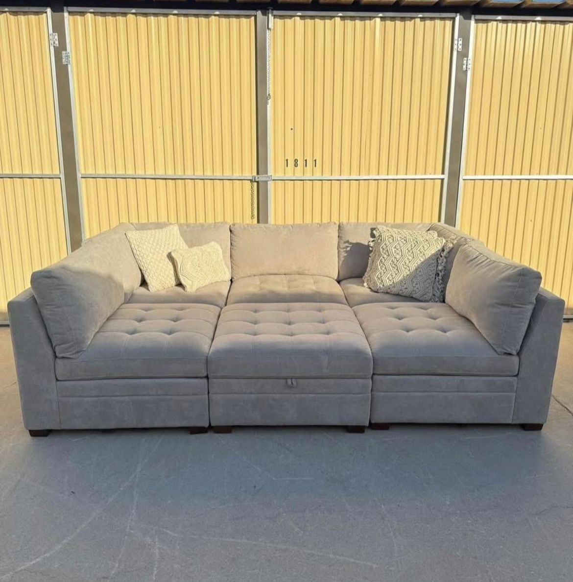 *Free Delivery* Gray Thomasville 6 Piece Modular Sectional