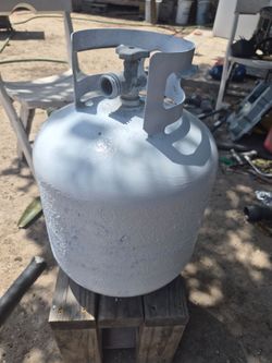 20$$ tanque de gas / propane tank