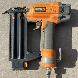 Ridgid 18 Gauge Brad Nailer 