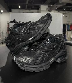 Balenciaga Runner Black