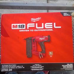 Milwaukee Fuel M18 Brad Nailer