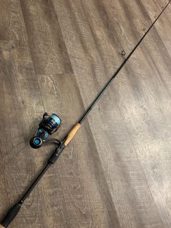 Daiwa Saltist 3000 Mq /Nomad Inshore spin 7’6” salt water fishing combo.