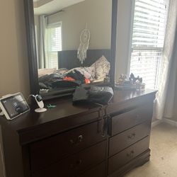 Dresser With Mirror/ Nightstand